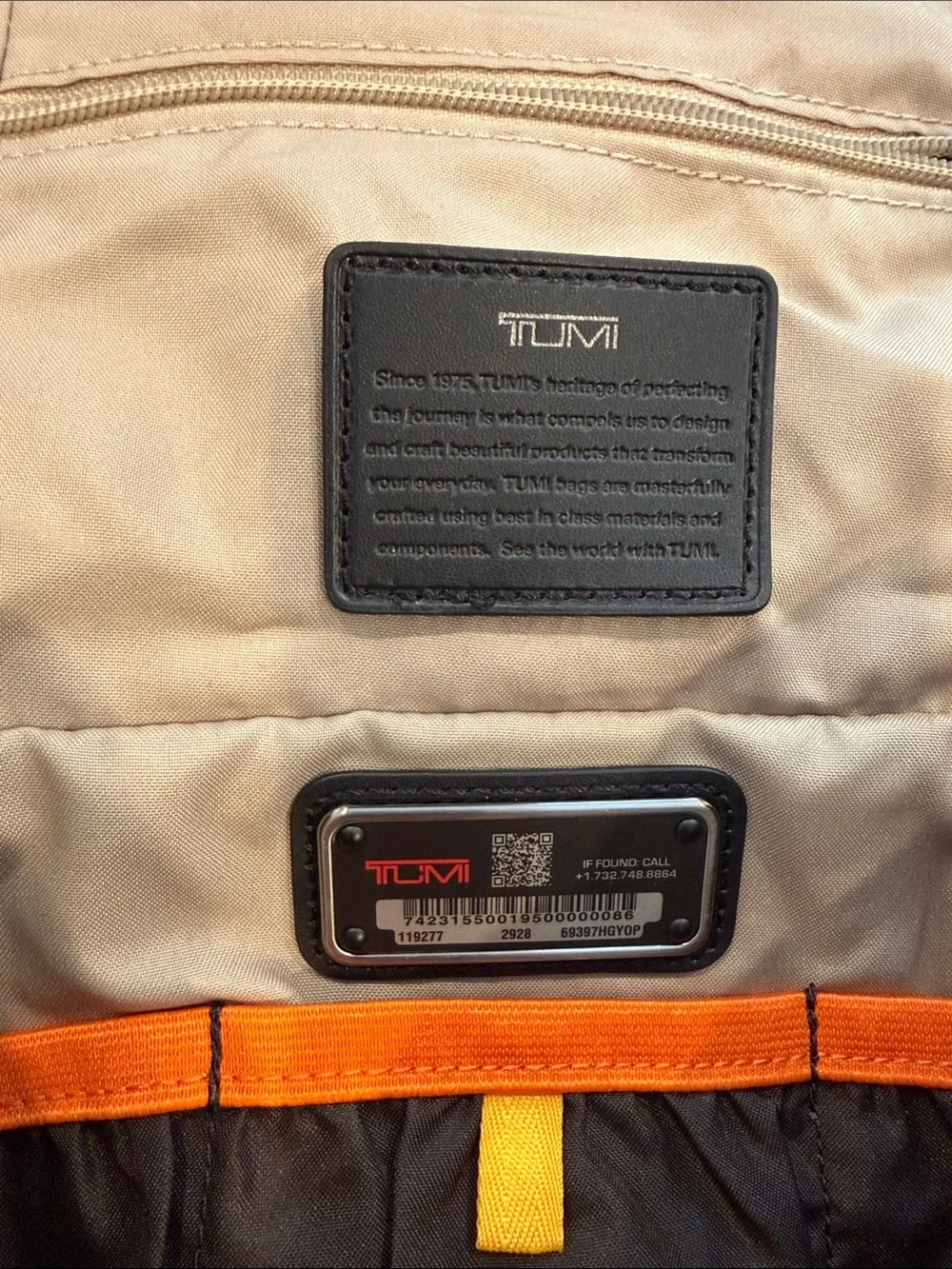 NWOT Authentic Tumi Broadview Zip Travel Kit Toiletry Grey